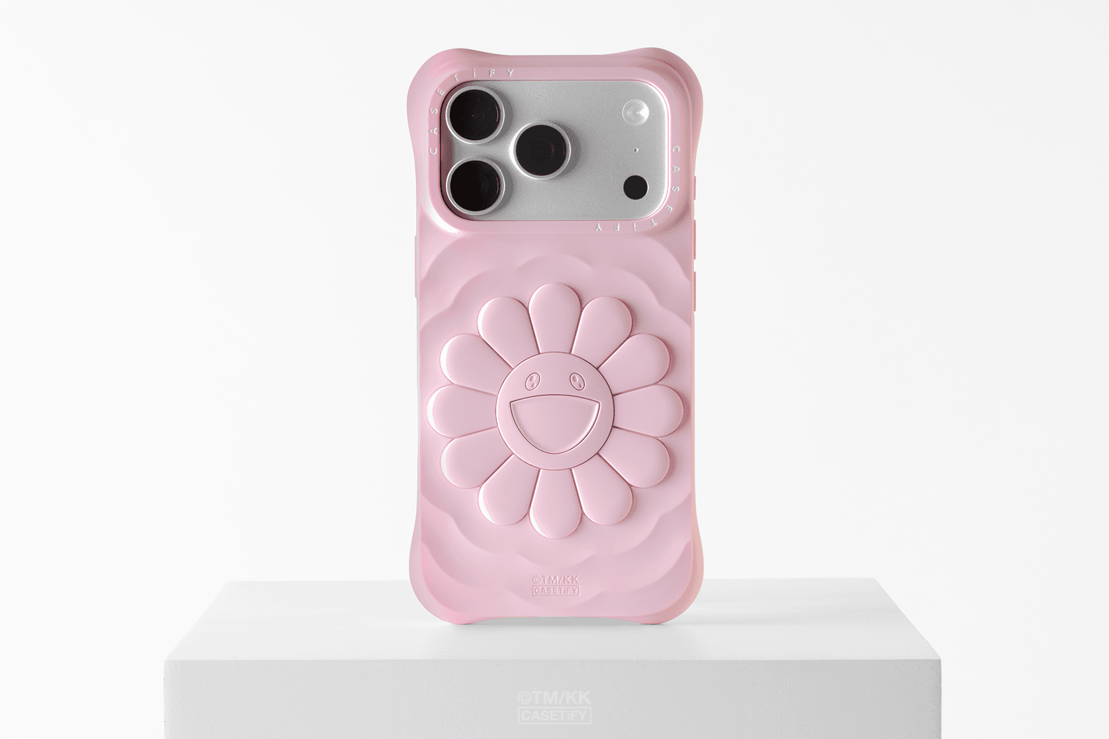 村上隆x CASETiFY：FLOWERS BLOOM 聯名系列超限量產品即將問世